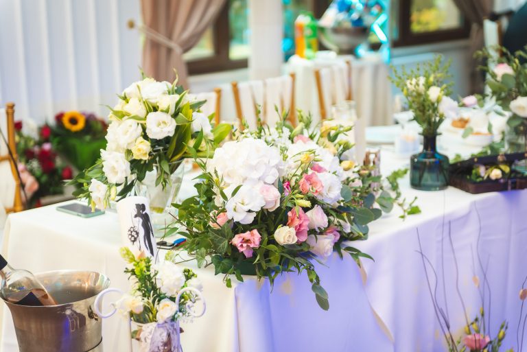 flori albe decor restaurant nunta